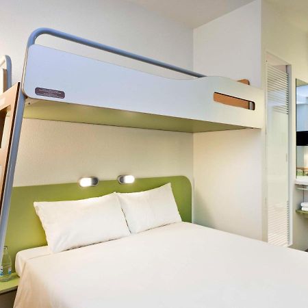 Ibis Budget Leeds Centre Crown Point Road Экстерьер фото
