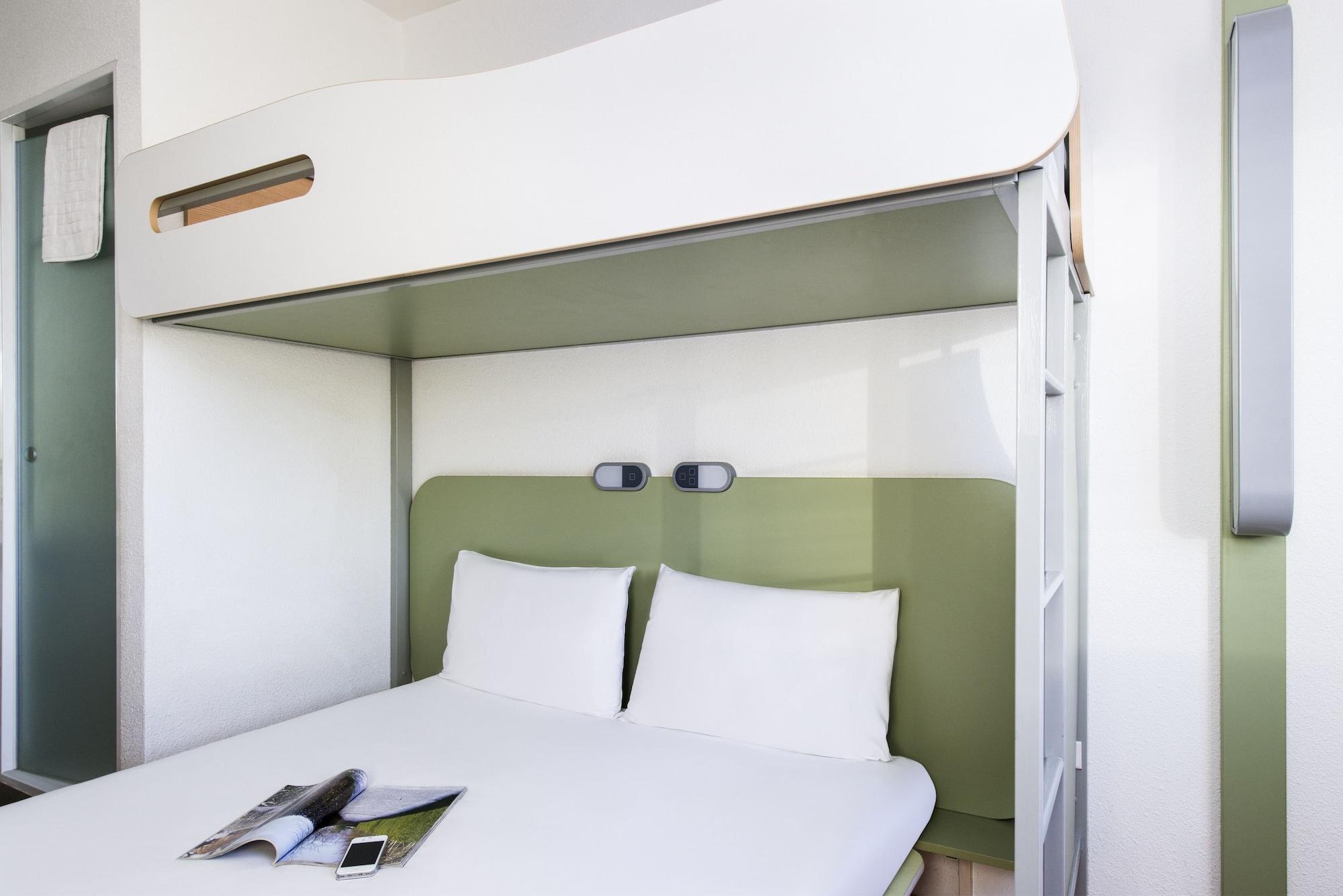 Ibis Budget Leeds Centre Crown Point Road Экстерьер фото