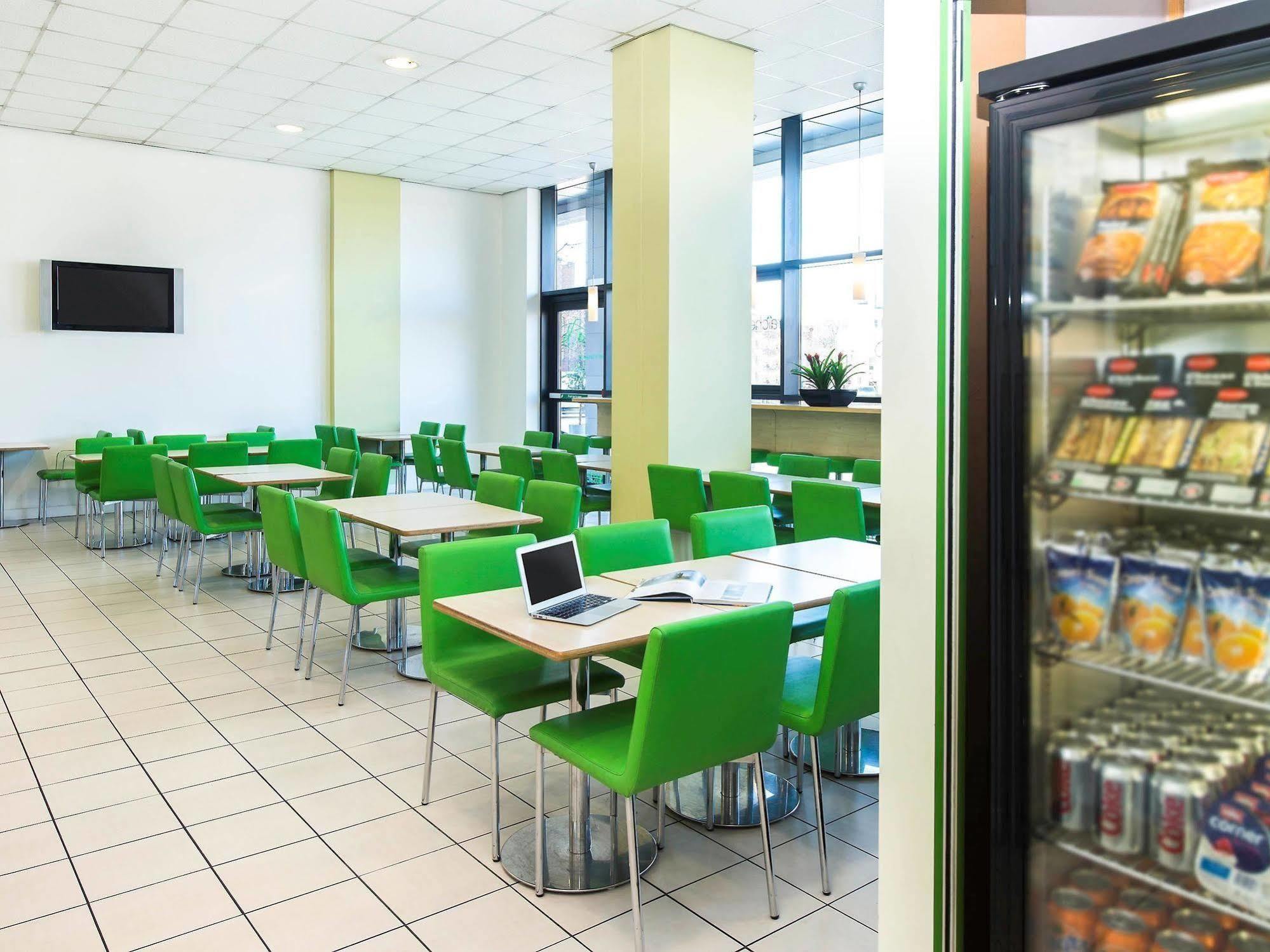 Ibis Budget Leeds Centre Crown Point Road Экстерьер фото