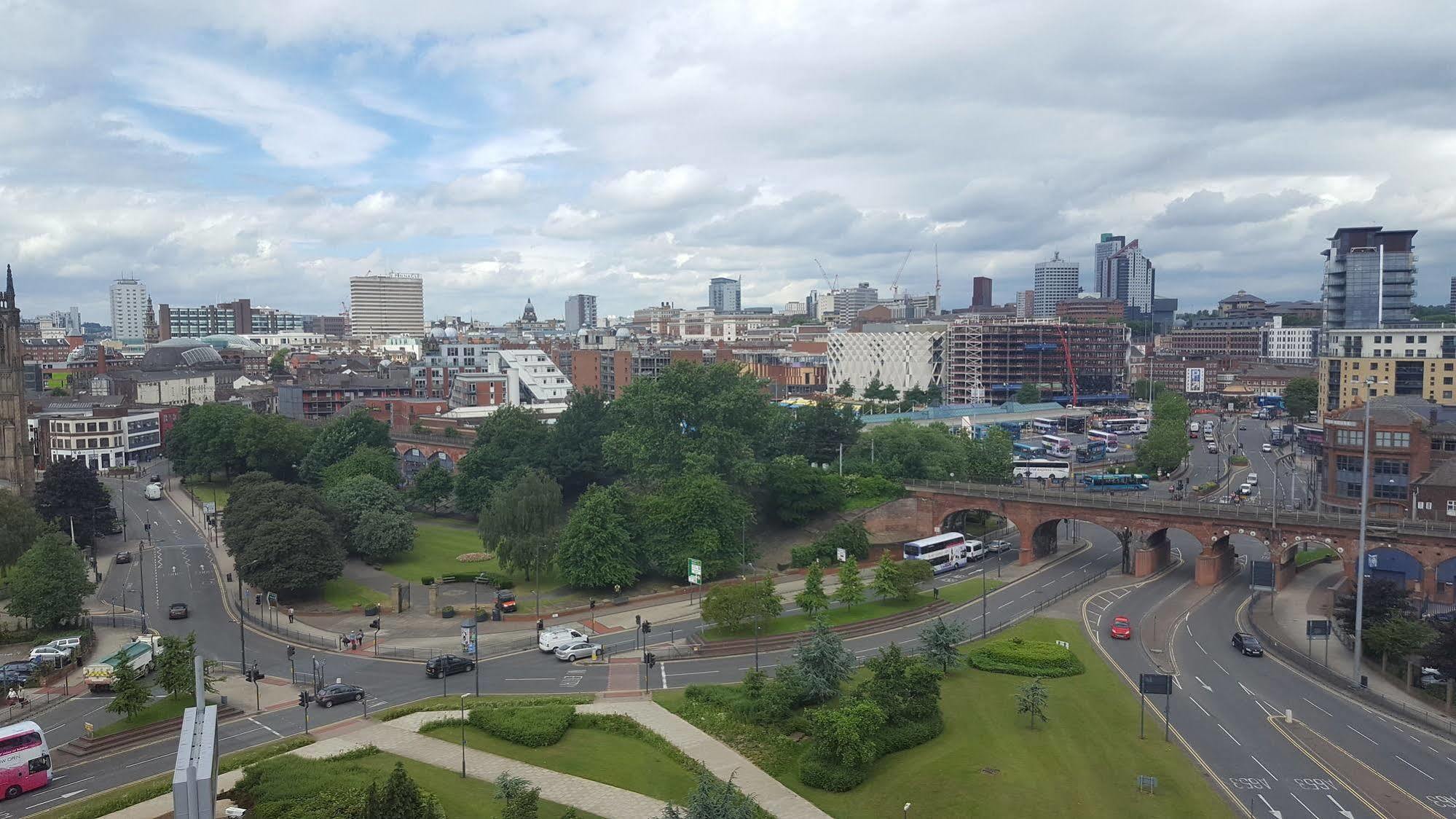 Ibis Budget Leeds Centre Crown Point Road Экстерьер фото