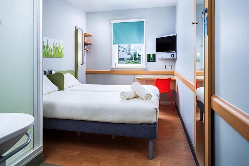 Ibis Budget Leeds Centre Crown Point Road Экстерьер фото