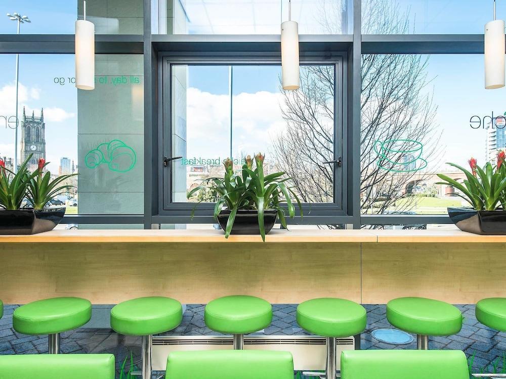 Ibis Budget Leeds Centre Crown Point Road Экстерьер фото